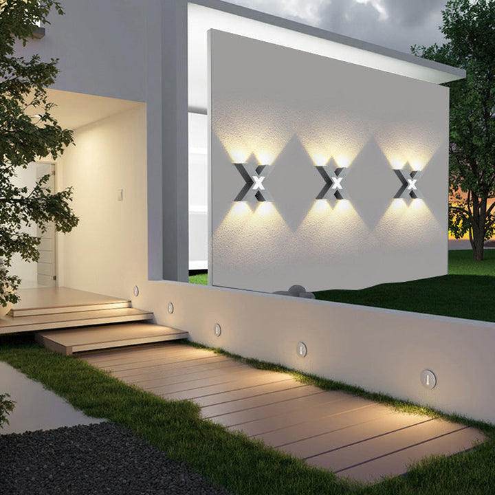 Moderne Waterproof X-förmige LED-Wandleuchte mit 4 Lichtern für Außen