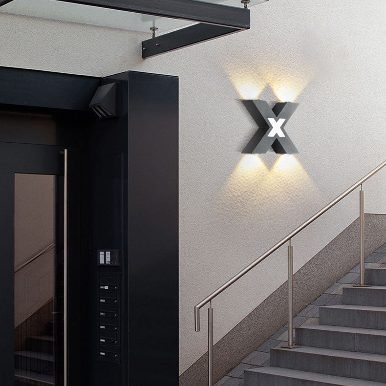 Moderne Waterproof X-förmige LED-Wandleuchte mit 4 Lichtern für Außen