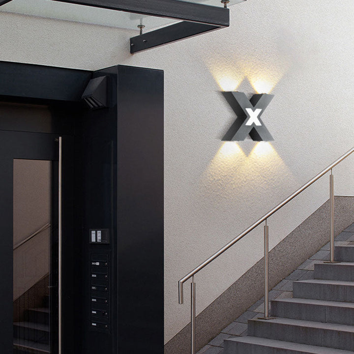 Moderne Waterproof X-förmige LED-Wandleuchte mit 4 Lichtern für Außen