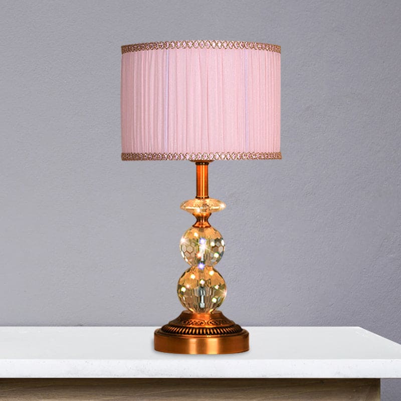 KristallGlow – Tischlampe mit konischer Form und facettierten Kristallkugeln
