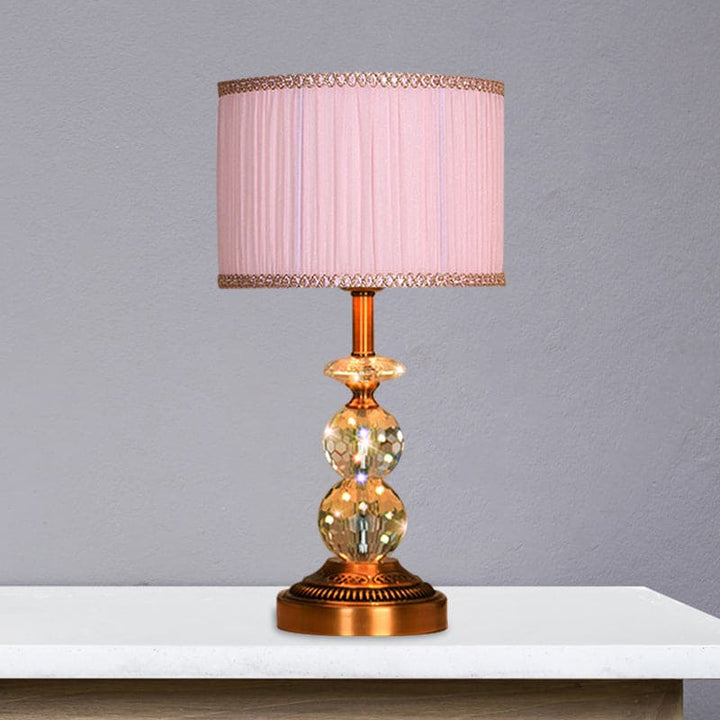 KristallGlow – Tischlampe mit konischer Form und facettierten Kristallkugeln