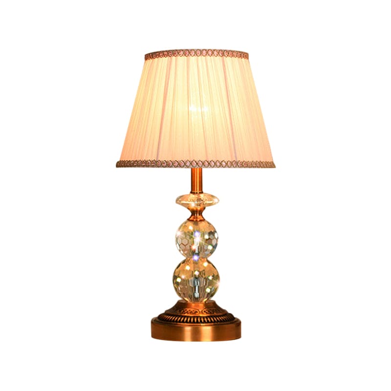 KristallGlow – Tischlampe mit konischer Form und facettierten Kristallkugeln