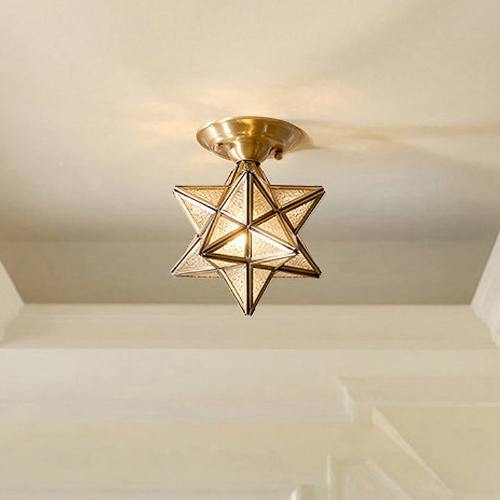 Deckenleuchte aus Messing im traditionellen Stil mit transparentem Glas - StarGlow