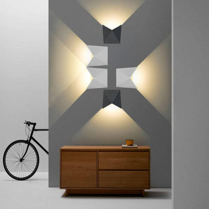 EcoLume – Moderne minimalistische Origami-LED-Wandleuchte mit 1 Licht
