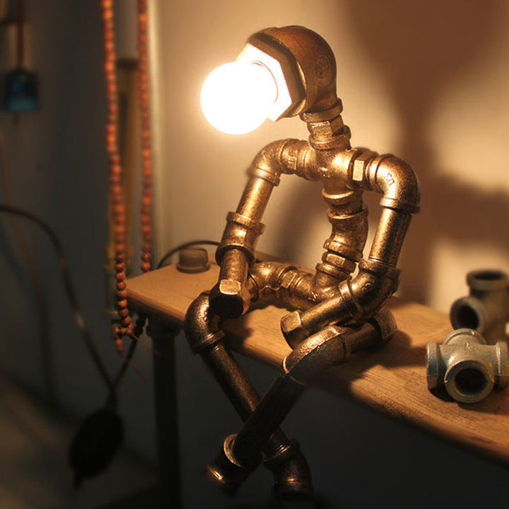 RoboShine – Robuste Roboterlampe aus Eisen
