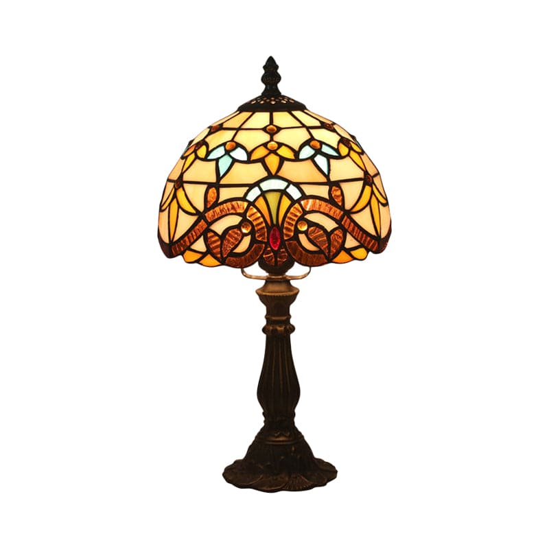 LichtBries – Tiffany-Lampe Aus Buntglas Mit Lotlinien