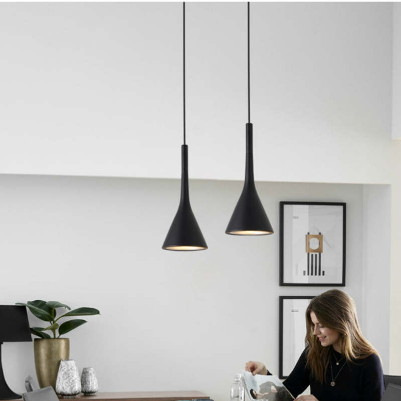 Moderne Dreieckige Hängelampen von Morandi