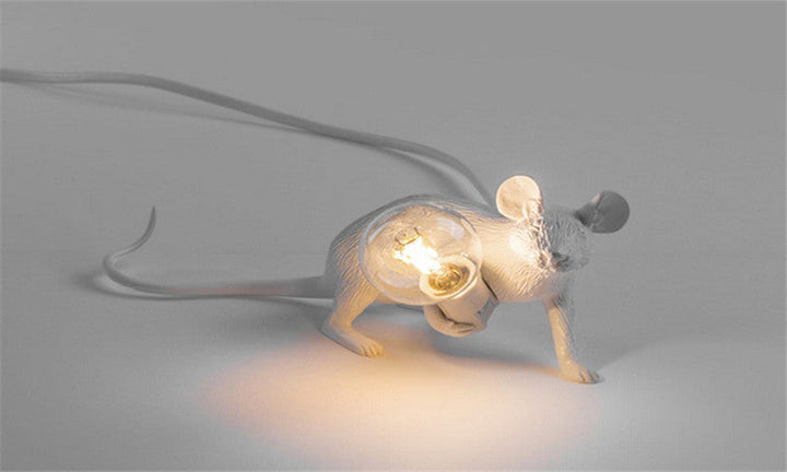 Cheeky Mouse – Kreative und einzigartige Tisch- oder Schranklampe