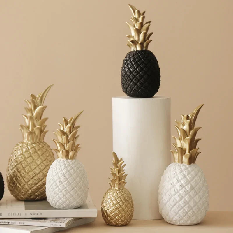 LumiPine – Goldene Ananas-Heimdekoration