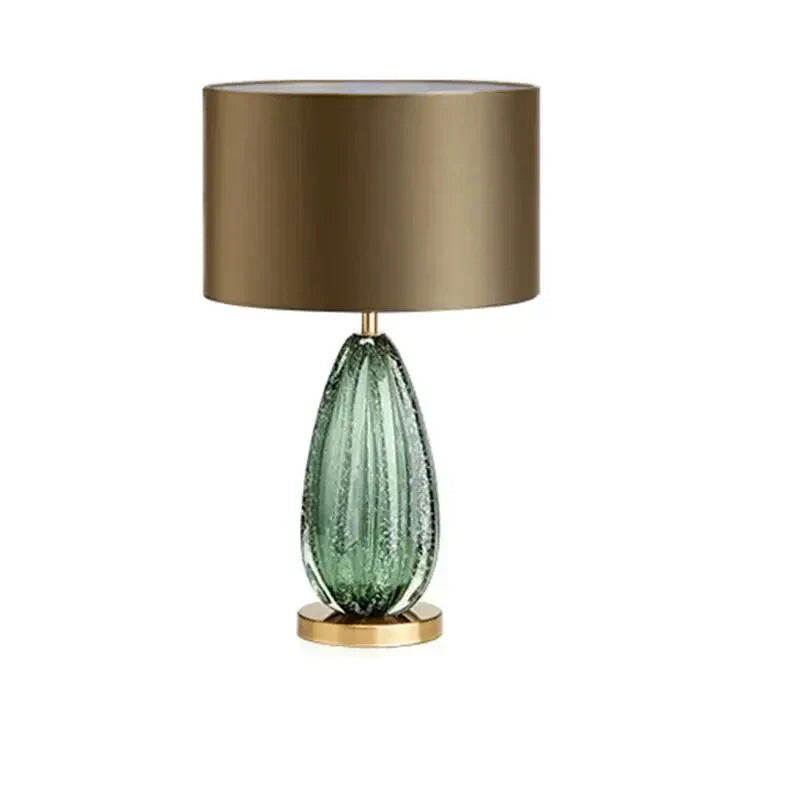 Tolles Licht – Übergroße Tischlampe aus Glas