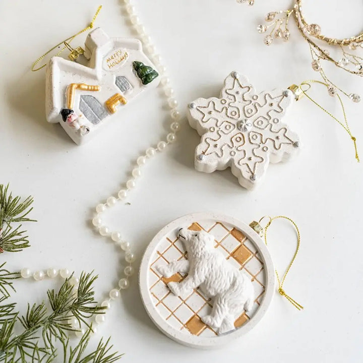 Schneemann-Häuschen - Charmanter Weihnachtsbaumanhänger für Gemütliche Feststimmung