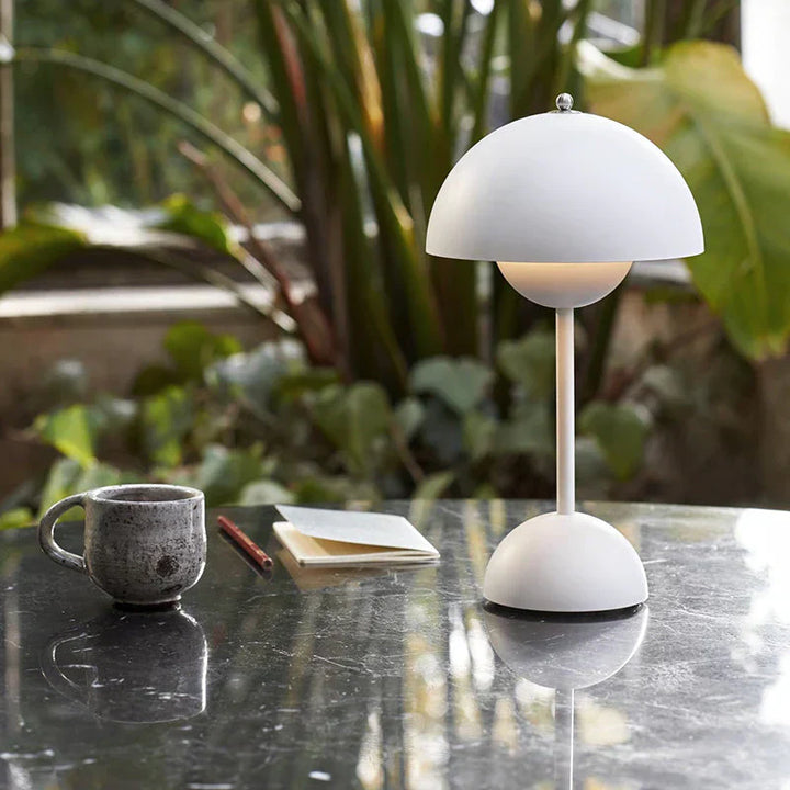 LunarGlow - LED-Tischleuchte für ein stimmungsvolles Interieur