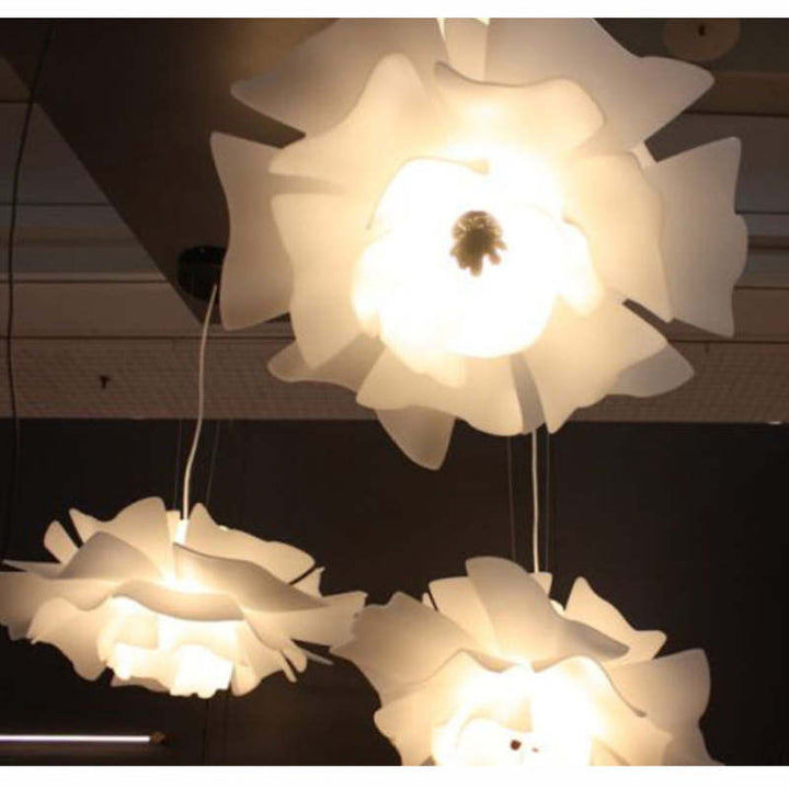 Bella - Moderne Design Hängelampe Blume Weiß Metall für Wohnzimmer und Schlafzimmer