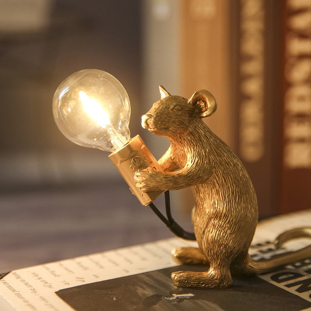 Cheeky Mouse – Kreative und einzigartige Tisch- oder Schranklampe